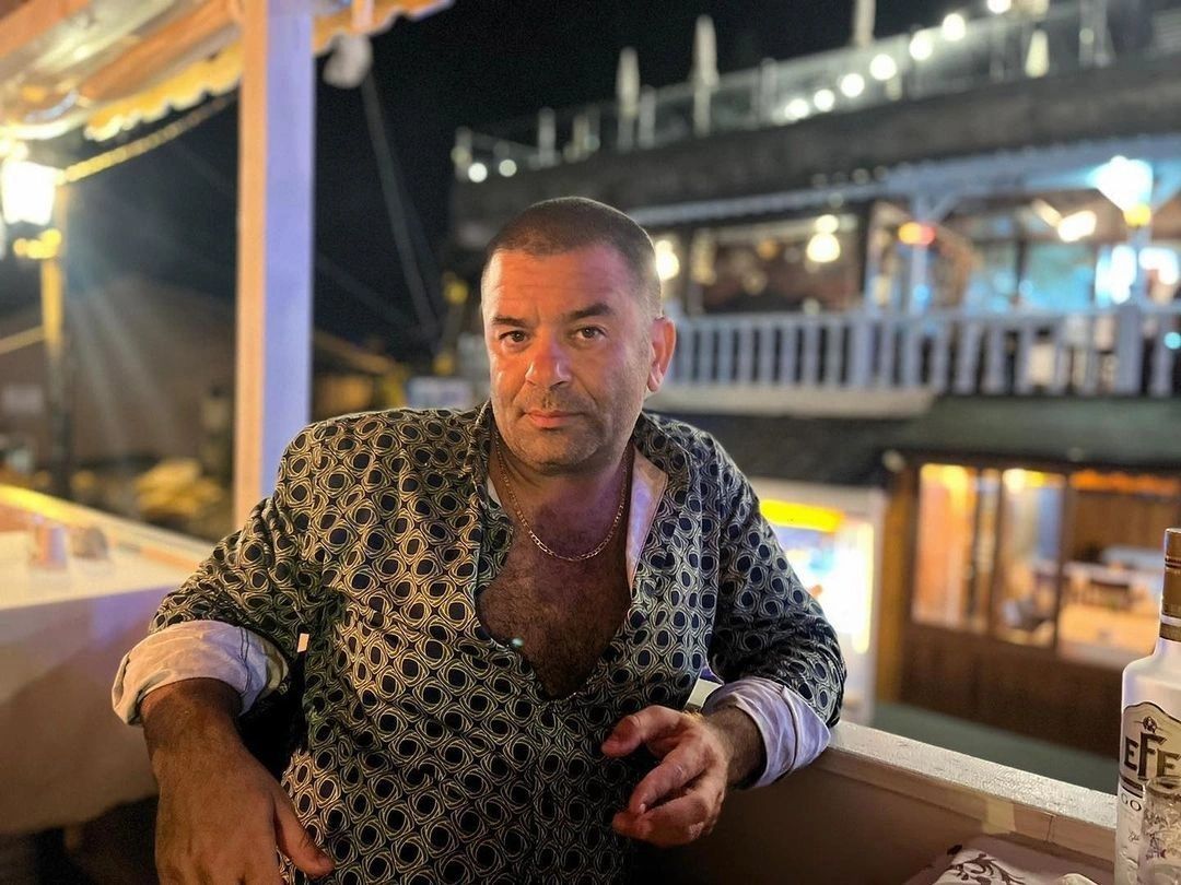 Cem Yılmaz Yeni Filminin Müjdesini Verdi! O İsim Yine Kadroda Yok! 6
