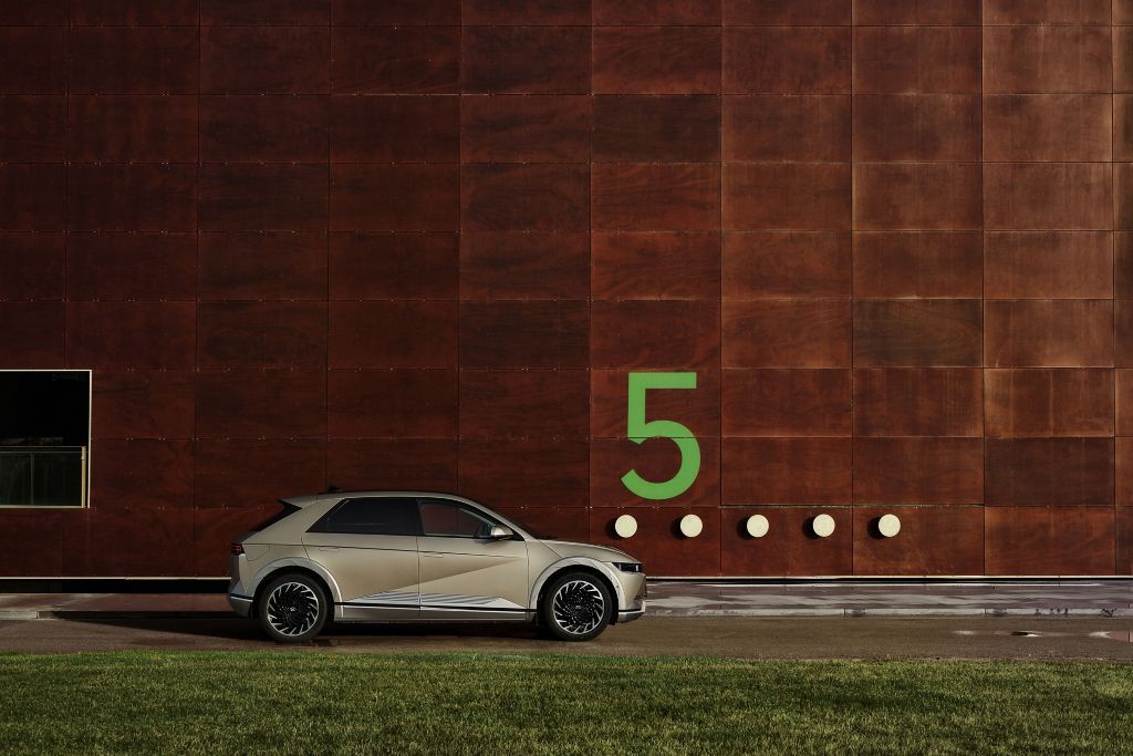Hyundai, ürettiği IONIQ 5 model aracı ile Türkiye pazarına girmeye hazırlanıyor! İşte IONIQ 5’in teknik özellikleri 1
