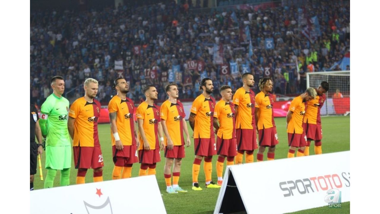Cimbom'a iki çilek birden! Icardi ile beraber bir yıldız daha sarı-kırmızlı formayı giyecek 4