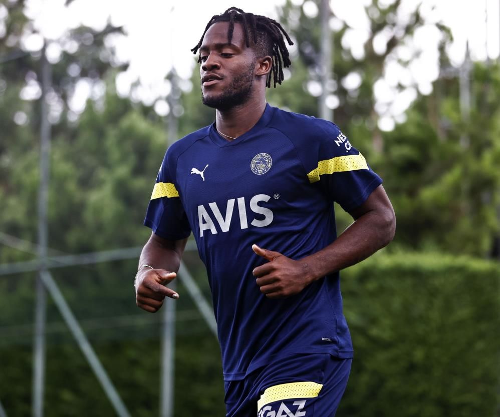 Fenerbahçe'nin yeni transferi Michy Batshuayi sahaya indi! İşte o anlar... 1