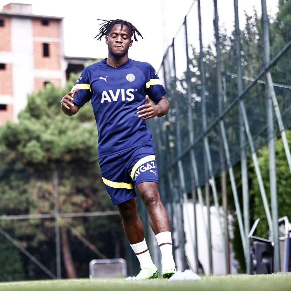 Fenerbahçe'nin yeni transferi Michy Batshuayi sahaya indi! İşte o anlar... 3