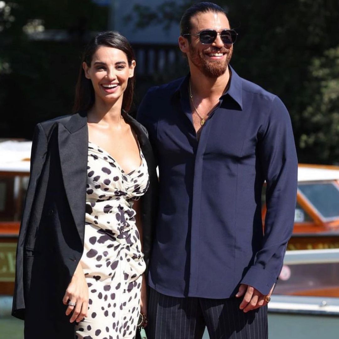 Can Yaman, 79. Venedik Film Festivali'ne İtalyan oyuncu Francesca Chillemi ile birlikte katıldı 7