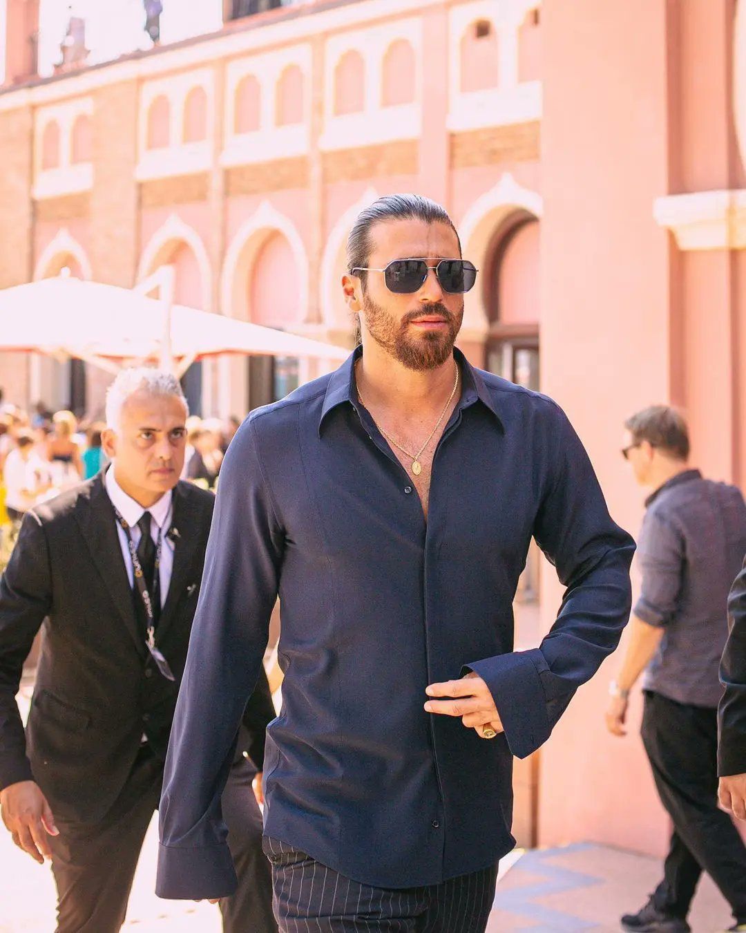 Can Yaman, 79. Venedik Film Festivali'ne İtalyan oyuncu Francesca Chillemi ile birlikte katıldı 4