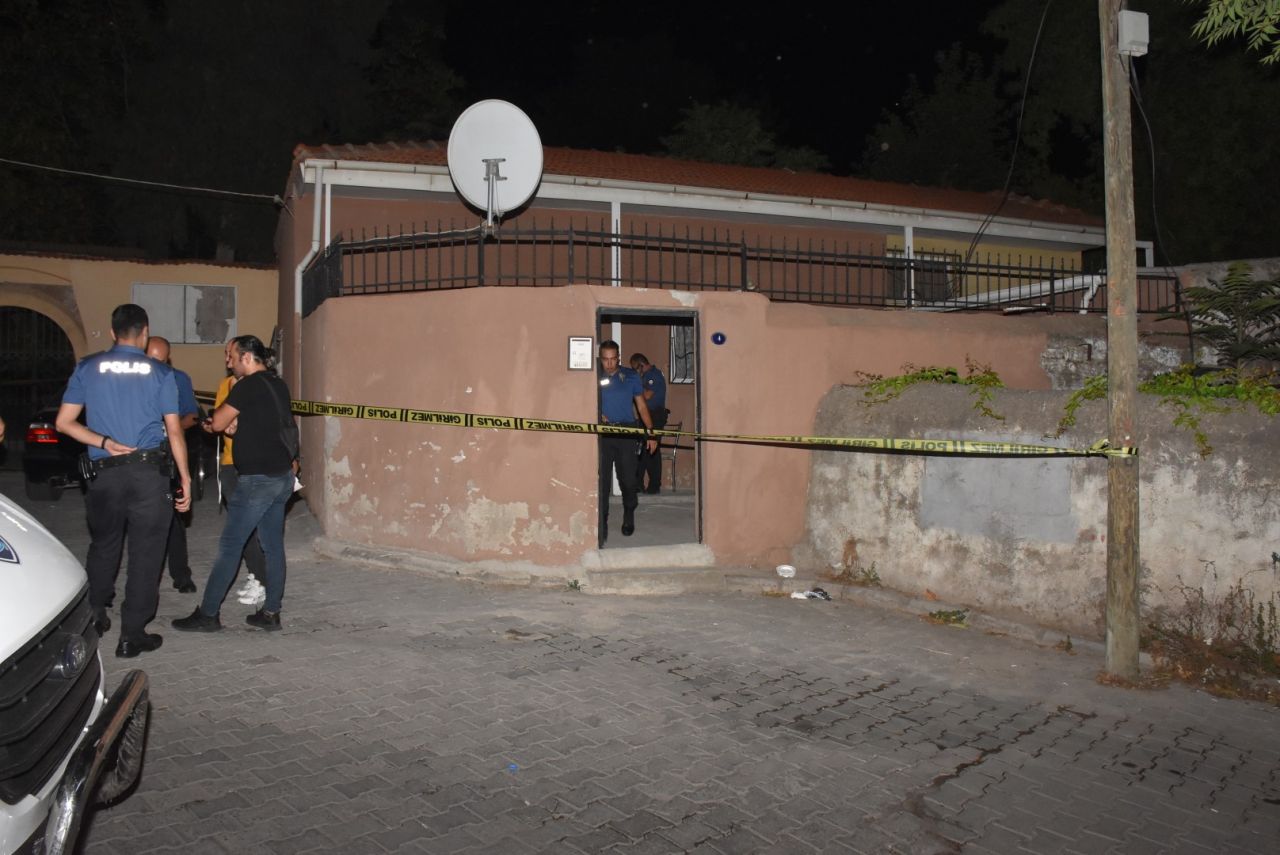 İzmir'de evlat dehşeti: Kemoterapi gören babasını 20 yerinden bıçakladı! Şaşırtan anne ve abla detayı... 2