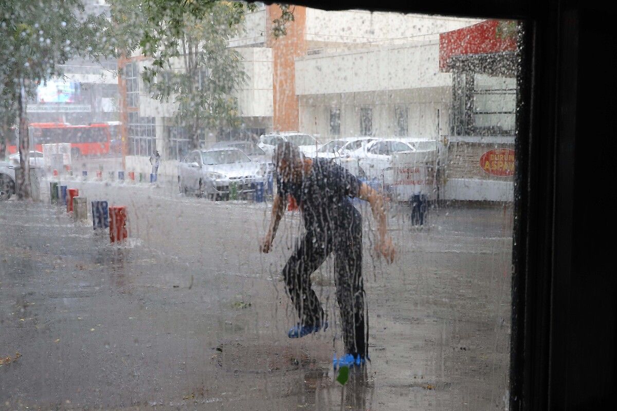 Meteoroloji'den 8 ile sarı ve turuncu kodlu uyarı: Sonbahar tam anlamıyla geldi... Gün boyu sağanak etkili olacak... 1
