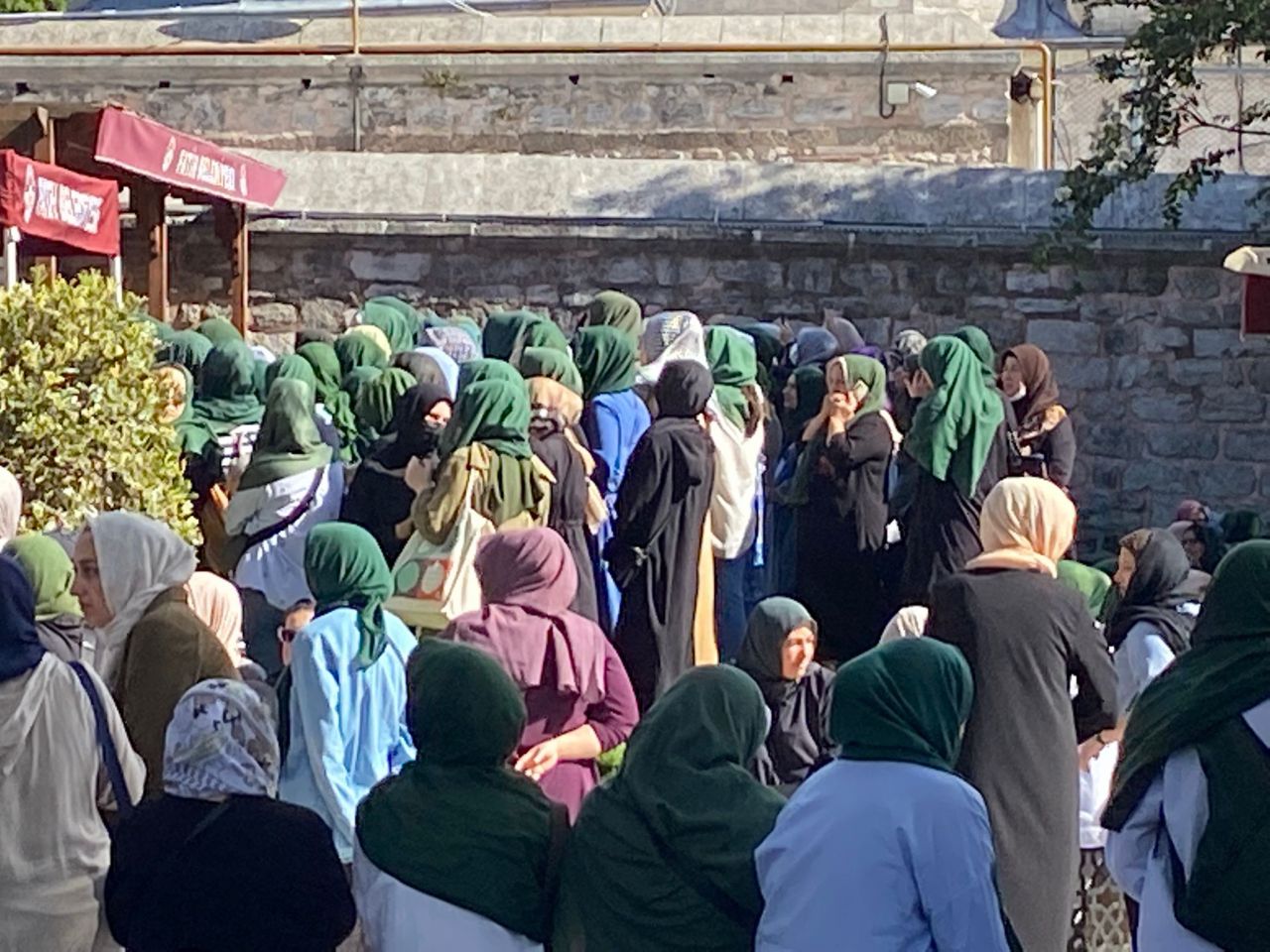 Ömer Tuğrul İnançer son yolculuğuna uğurlandı: Cenazesi omuzlarda götürüldü... 9