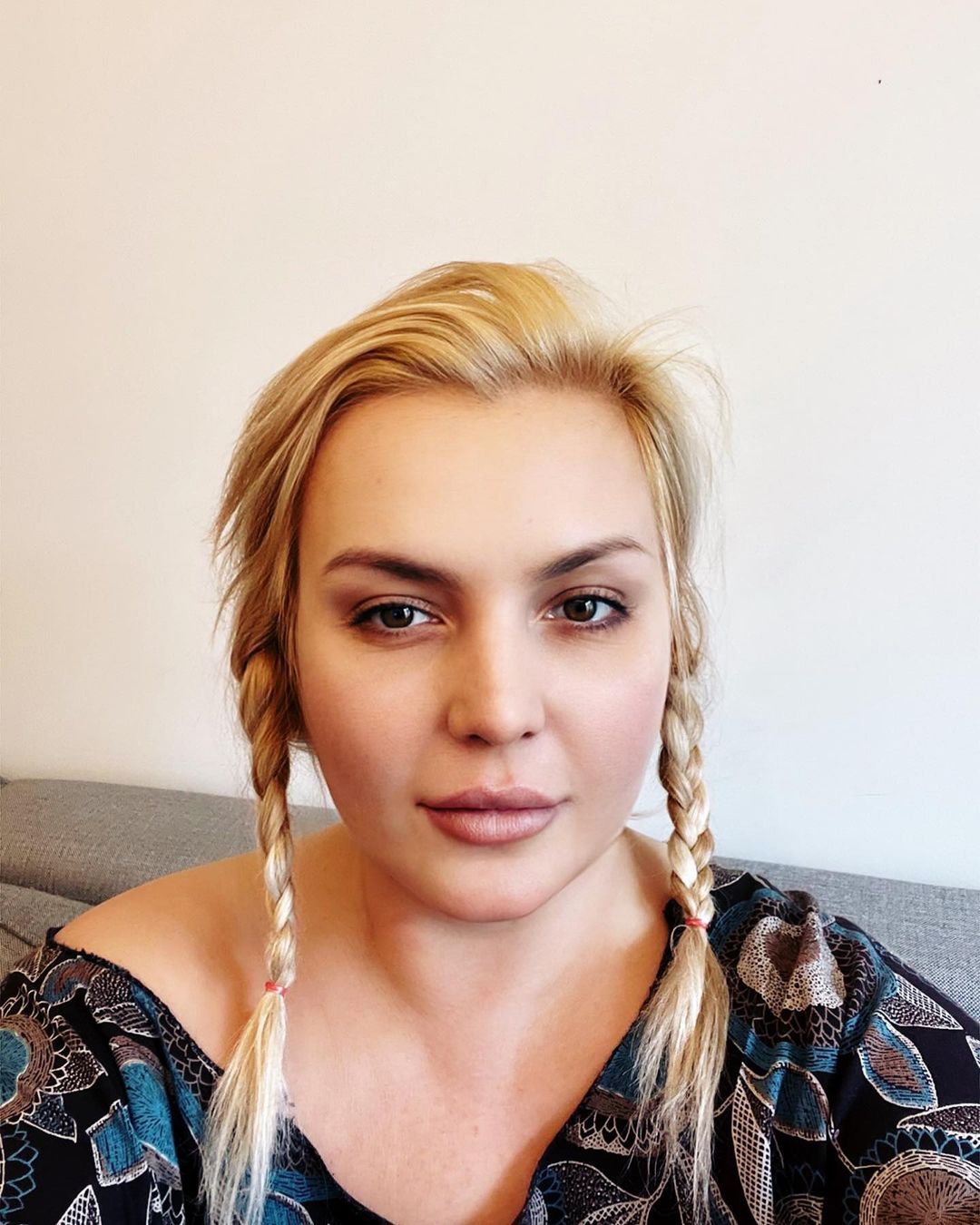 Seda Akgül'ün gerçek yüzü ortaya çıktı: Makyajsız fotoğrafını paylaştı 9