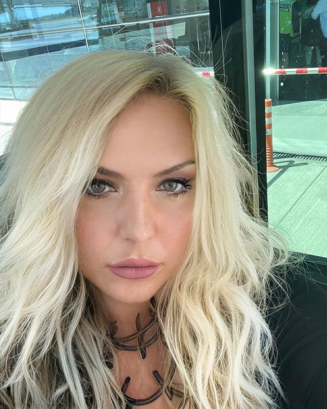 Seda Akgül'ün gerçek yüzü ortaya çıktı: Makyajsız fotoğrafını paylaştı 13