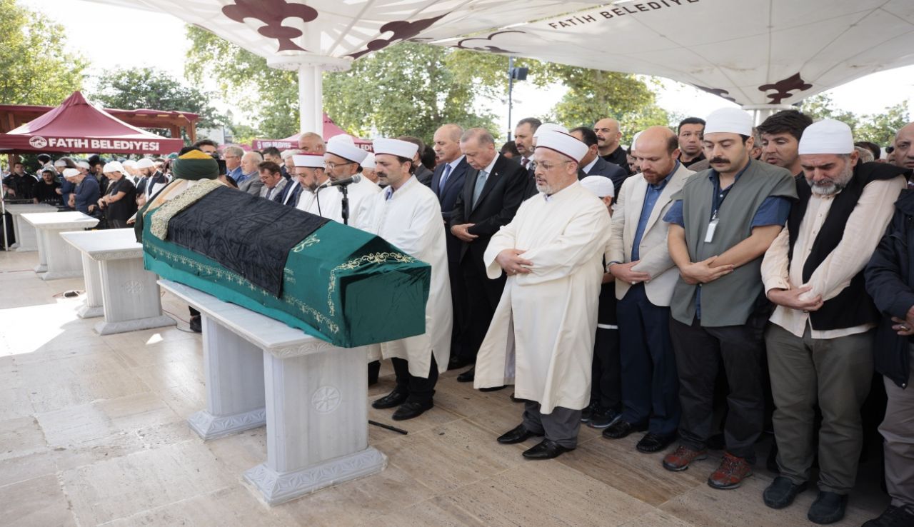 Ömer Tuğrul İnançer son yolculuğuna uğurlandı 7