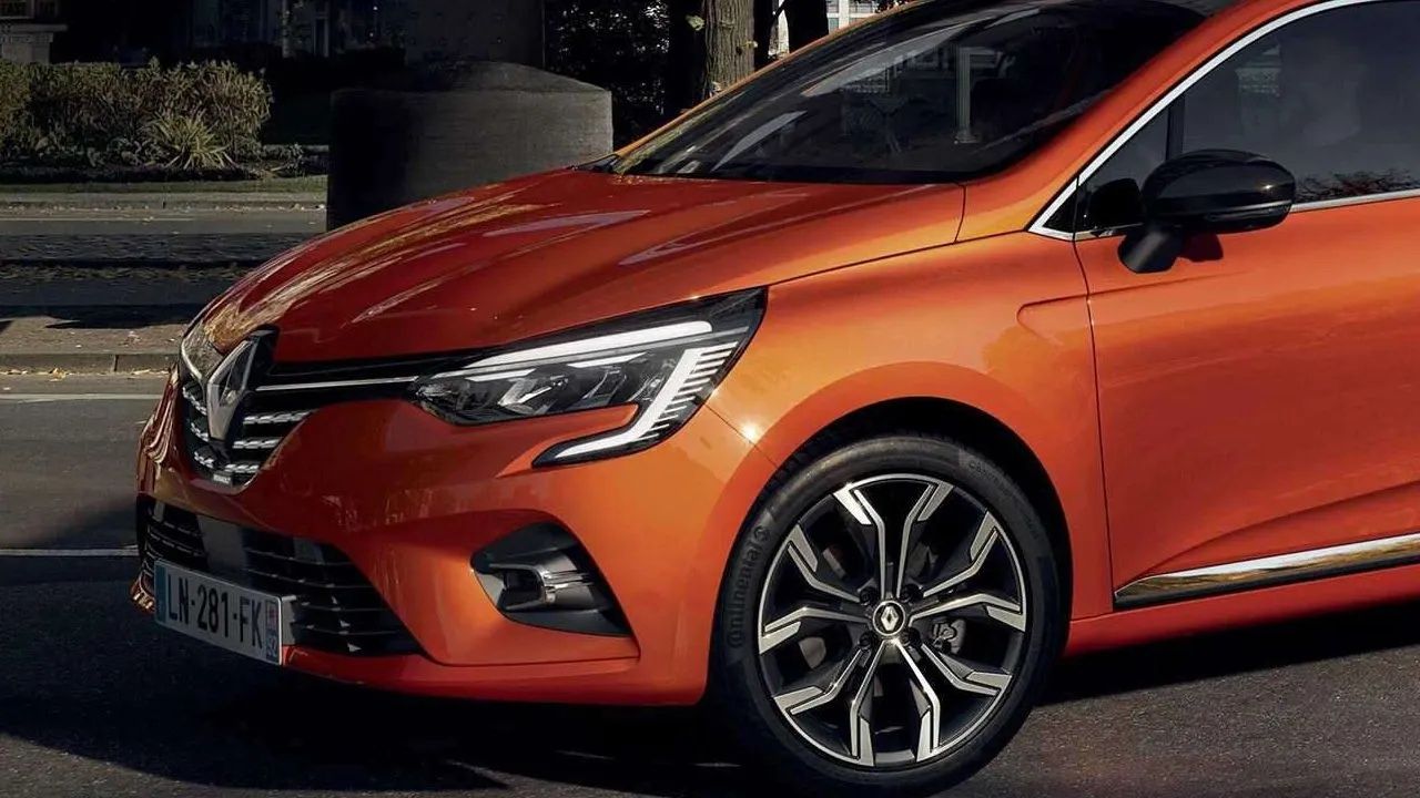 Renault Clio Eylül Fiyatlarında Sürpriz İndirim! Yeni Fiyat Listesiyle Fırsat! 12