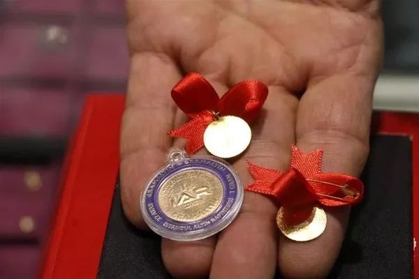 Gram altın resmen çakıldı! İslam Memiş 'ons altın'ı işaret ederek duyurdu: Bunlar bir şey değil! 6