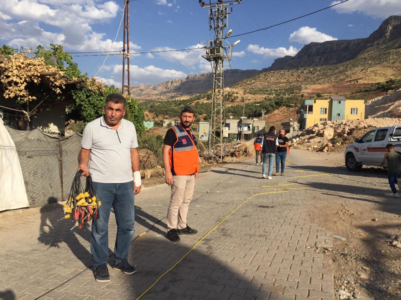 Siirt’te yer altından gelen sesler için AFAD ekipleri köyde incelemede bulundu 4