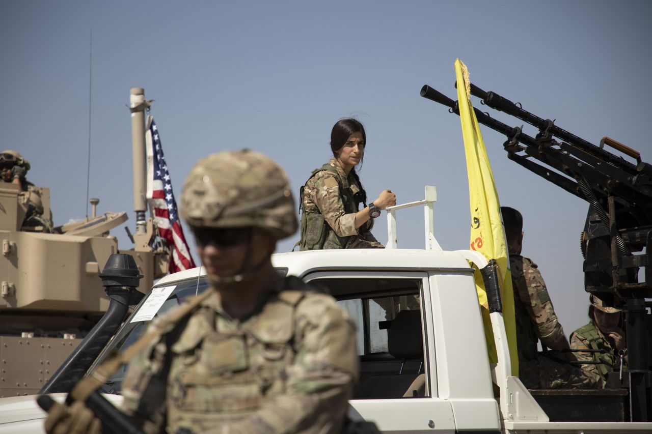 ABD güçlerinden Suriye'nin kuzeydoğusunda YPG/PKK'lı teröristlere silahlı eğitim! 3