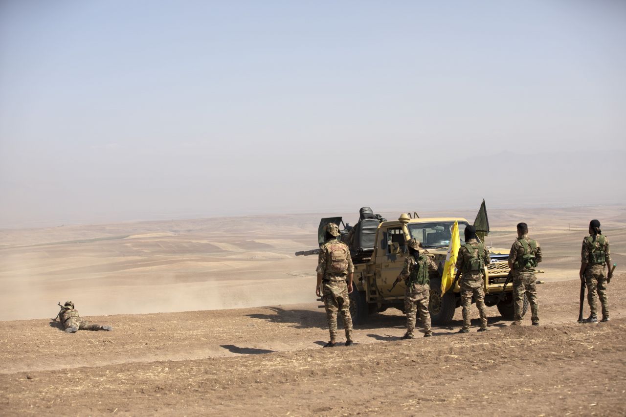 ABD güçlerinden Suriye'nin kuzeydoğusunda YPG/PKK'lı teröristlere silahlı eğitim! 5