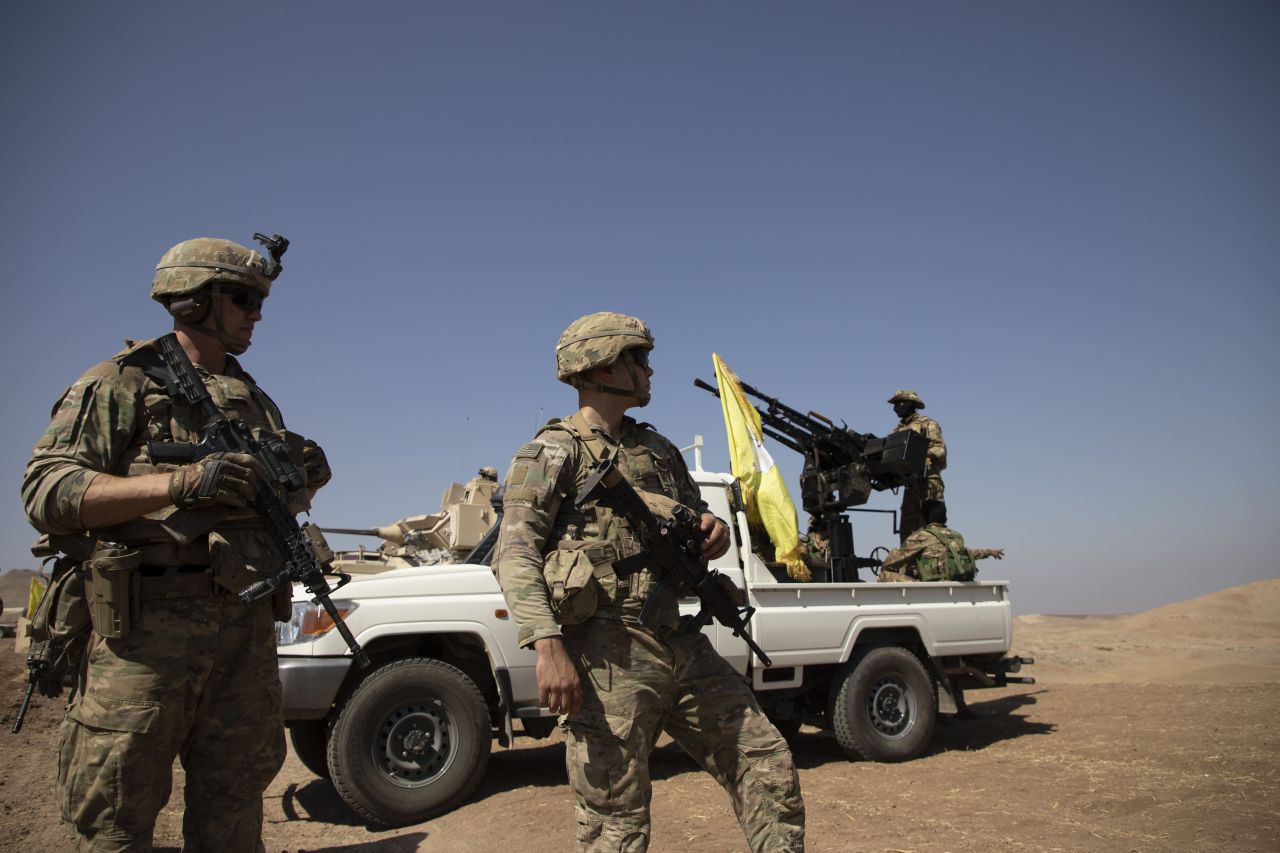 ABD güçlerinden Suriye'nin kuzeydoğusunda YPG/PKK'lı teröristlere silahlı eğitim! 13