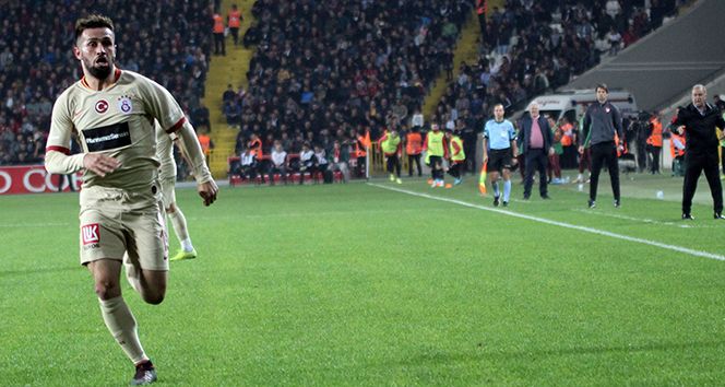 Galatasaray Ömer Bayram'la yollarını ayırdı 5