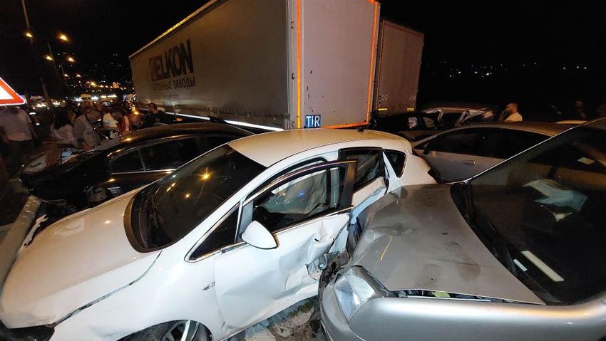 Samsun'da zincirleme trafik kazası: 23 araç birbirine girdi! 2