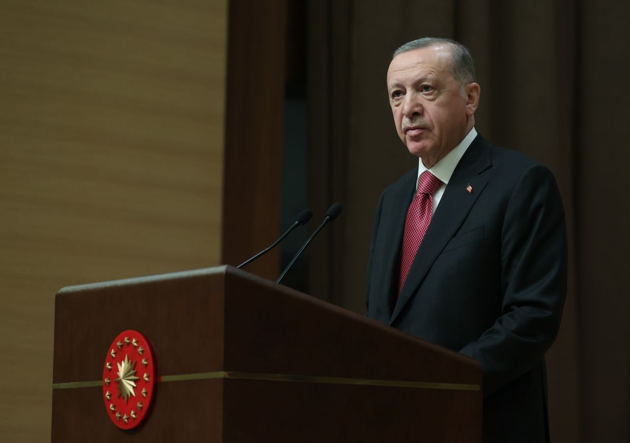 Kraliçe 2. Elizabeth'in ölümünün ardından dünya liderlerinden taziye mesajları geldi! 3