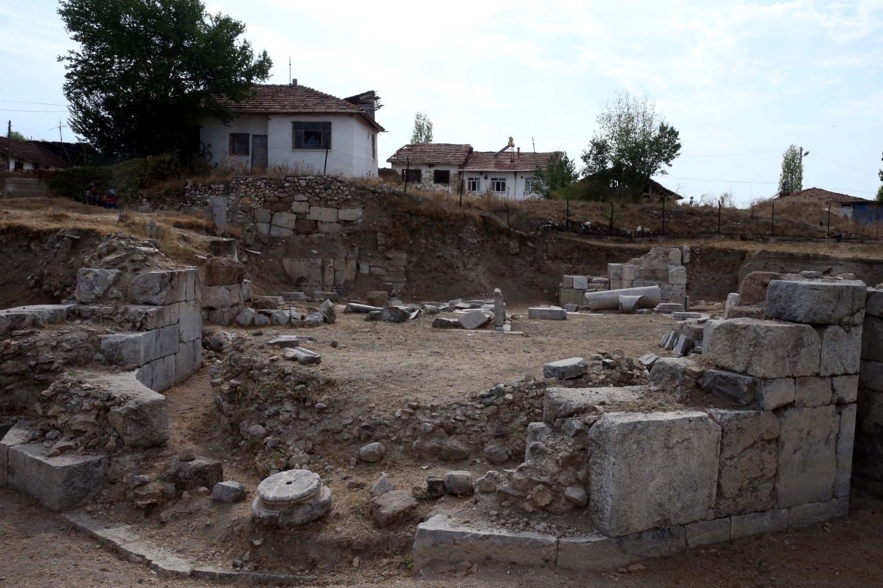 Tokat’ta tarih gün yüzüne çıkıyor! Geçmişi M.Ö 1. yüzyıla dayanan Sepastapolis’de kazı çalışmaları devam ediyor 7