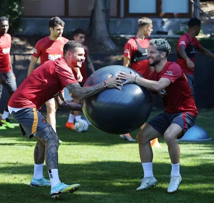 Galatasaray'ın 5 transferi ilk kez takımla birlikte çalıştı! İşte idmandan kareler... 5