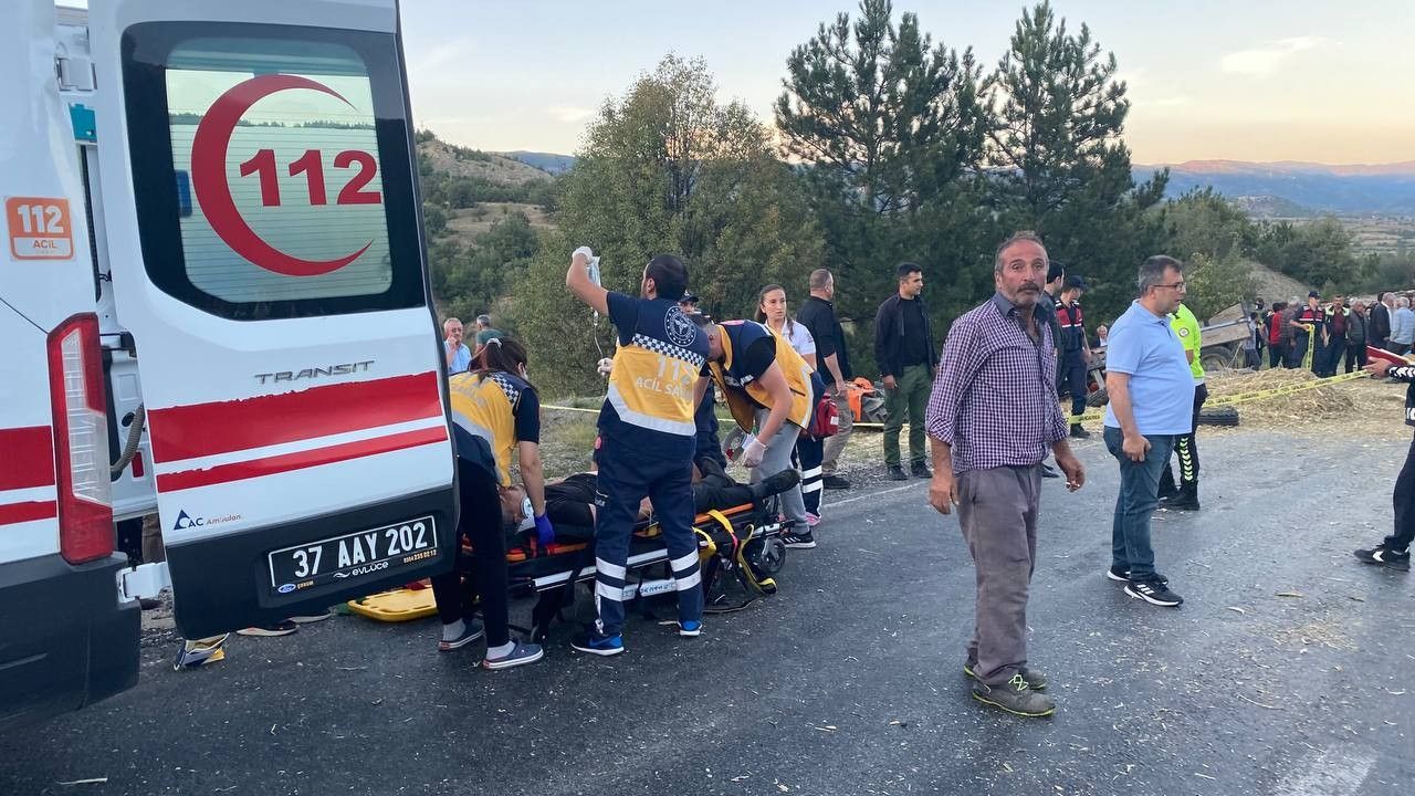 Kastamonu’da yolcu otobüsü ile traktör çarpıştı: Ölü ve yaralılar var 3