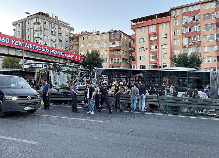 Avcılar'daki metrobüs kazasında yaralananlar dehşet anlarını anlattı: Her yer kan içindeydi! 1