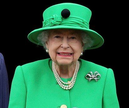 İngiltere'nin yeni kraliçesi Camilla'nın tacında Osmanlı detayı: Türk elması yer alıyor! 6
