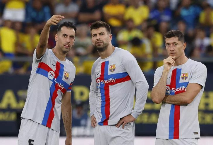Cadiz - Barcelona maçında bir taraftar kalp krizi geçirdi! O anlarda tüm stadyum bir anda buz kesti 5