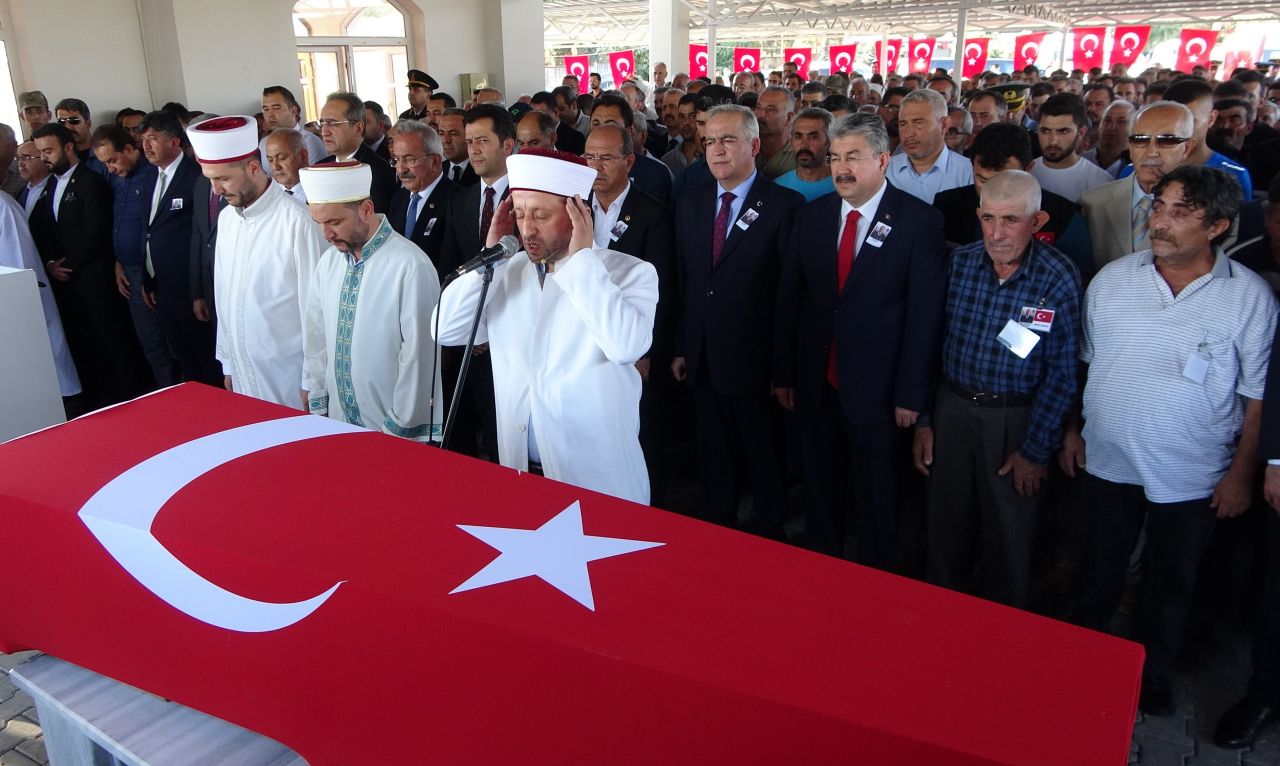 Pençe-Kilit şehidi Fatih Kalkan son yolculuğuna uğurlandı 1
