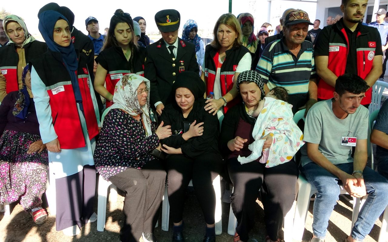 Pençe-Kilit şehidi Fatih Kalkan son yolculuğuna uğurlandı 3