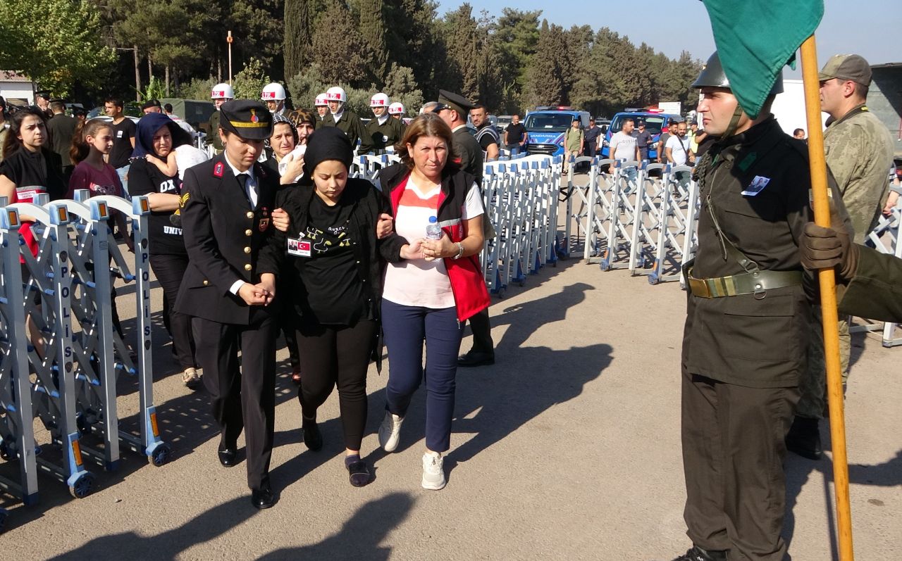 Pençe-Kilit şehidi Fatih Kalkan son yolculuğuna uğurlandı 5