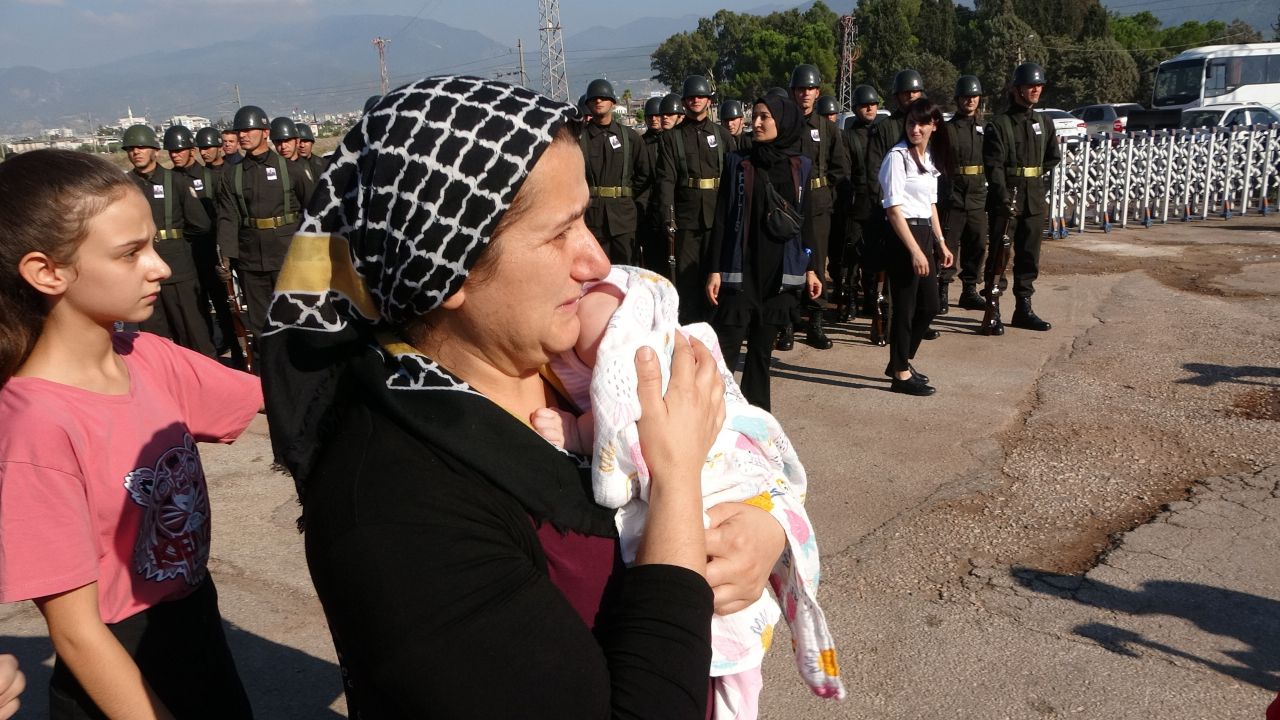 Pençe-Kilit şehidi Fatih Kalkan son yolculuğuna uğurlandı 6
