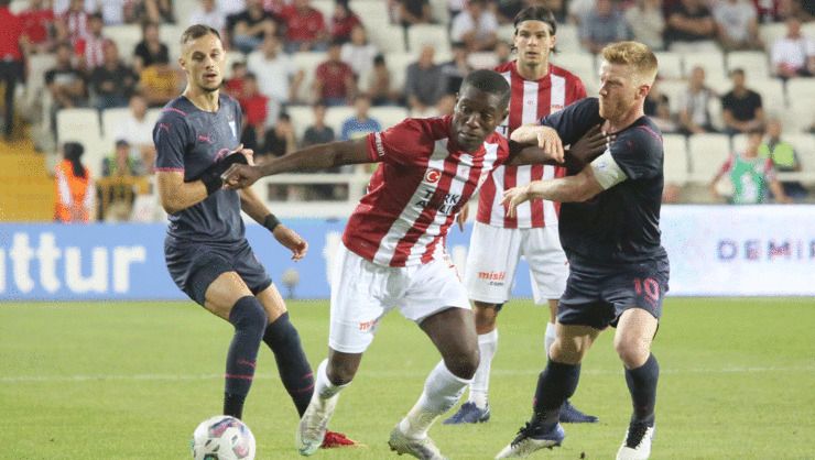Kulüplerimize UEFA şoku! Denetim ve Disiplin Kurulu'ndan dört takımımıza para cezası 4