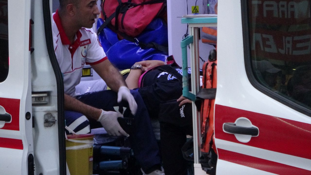 Kayseri'de 3 araç çarpıştı, ortalık savaş alanına döndü: 1'i ağır 3 yaralı 4