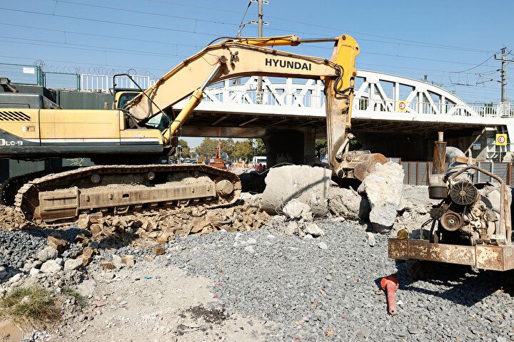 Vatandaşlardan İBB'nin Kazlıçeşme çalışmasına tepki: Lağım kokusu isyan ettirdi 7