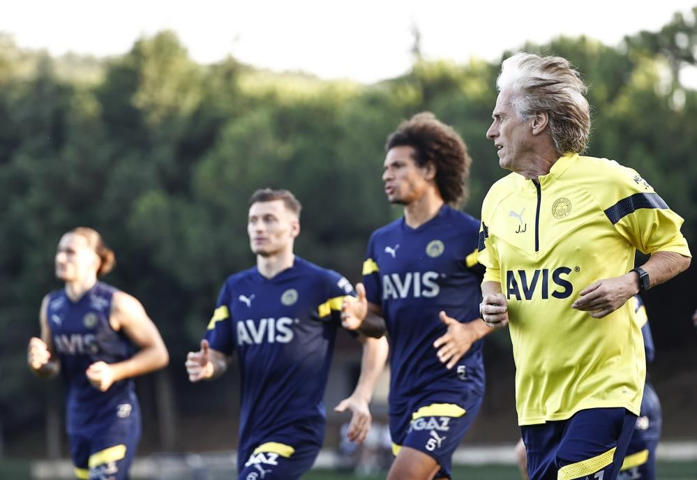 Jorge Jesus'tan Rennes maçı öncesi büyük sürpriz 4
