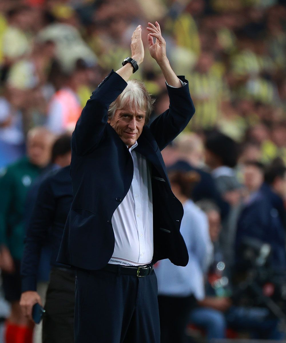 Jorge Jesus'tan Rennes maçı öncesi büyük sürpriz 6