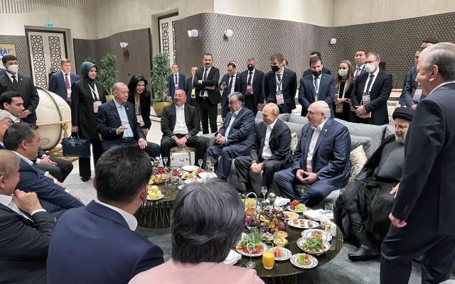 Cumhurbaşkanı Erdoğan, Putin, Reisi, Aliyev ve diğer liderler bir araya geldi 2