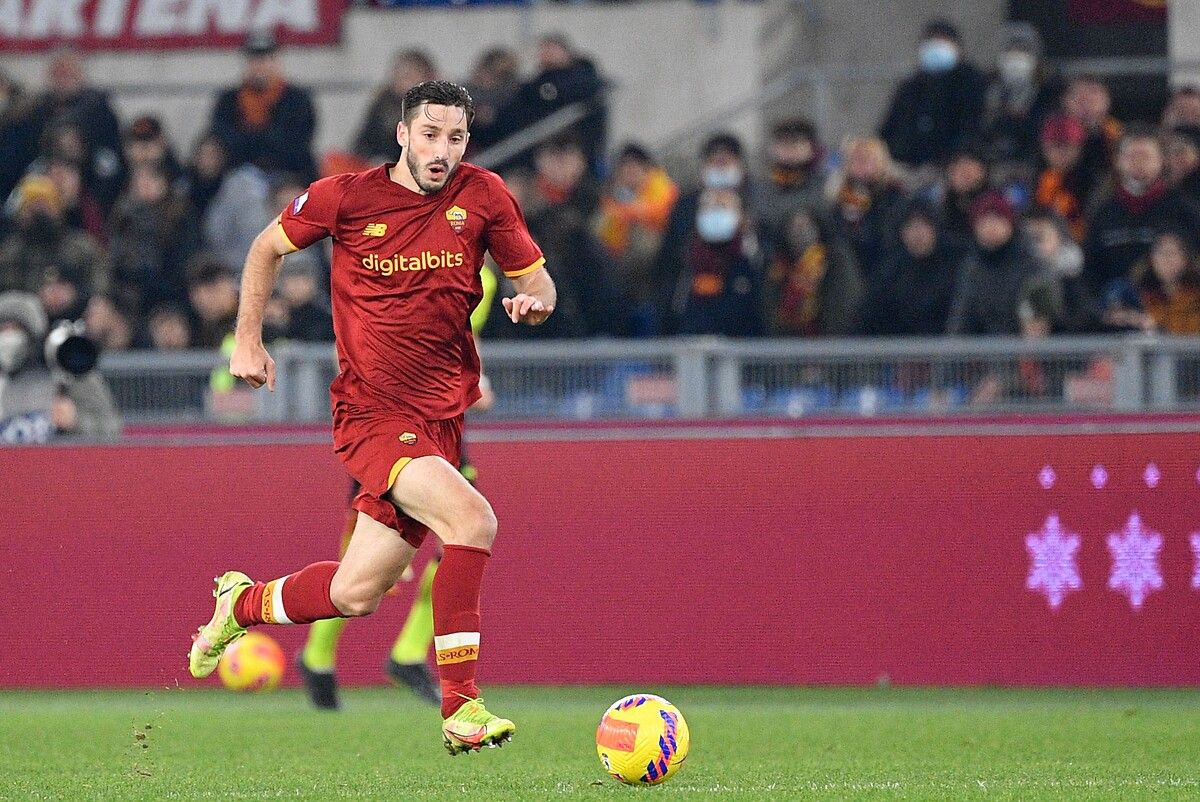 Galatasaray, yeni sol bek transferi yapmayı planlıyor! İşte transferde adı geçen o isim… 4