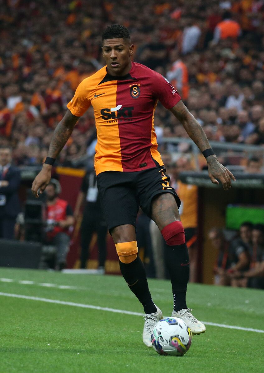Galatasaray, yeni sol bek transferi yapmayı planlıyor! İşte transferde adı geçen o isim… 2