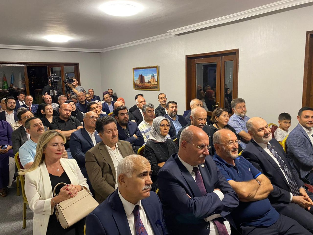 "Türkçe'nin kullanımı konusunda acınacak haldeyiz" 9