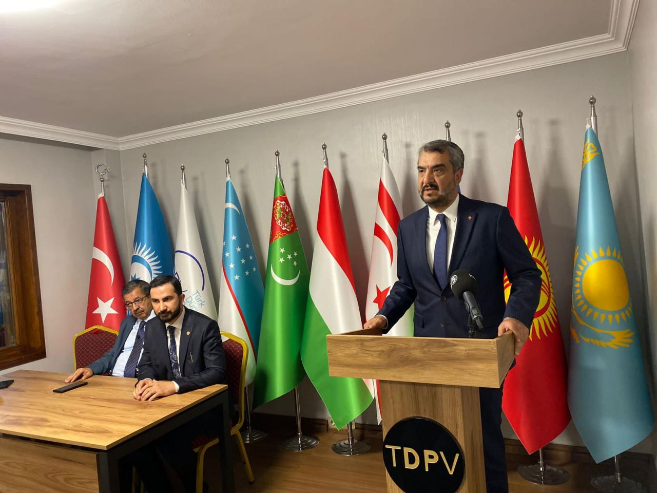 "Türkçe'nin kullanımı konusunda acınacak haldeyiz" 2