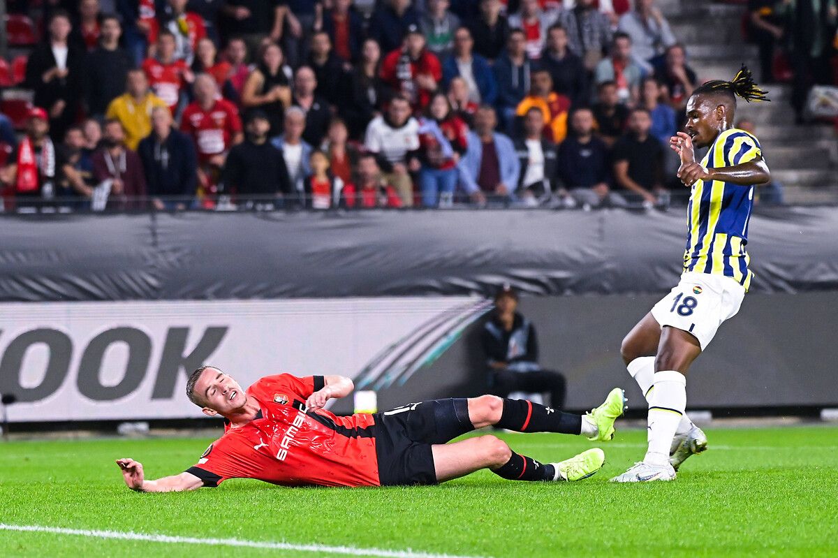 Jorge Jesus Lincoln Henrique'ye kariyerinde ilki yaşattı 5
