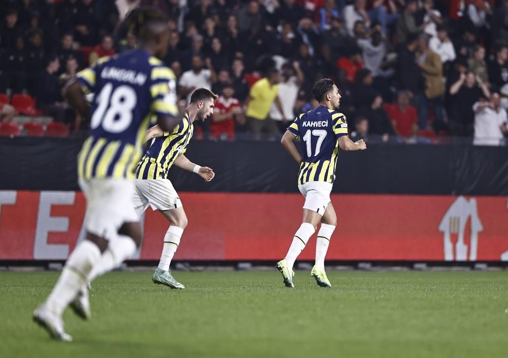 Fenerbahçeli İrfan Can Kahveci, yıldız futbolcu Cristiano Ronaldo'yu solladı 1