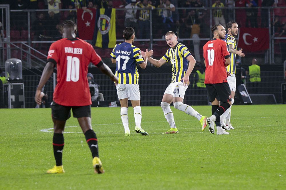 Fenerbahçeli İrfan Can Kahveci, yıldız futbolcu Cristiano Ronaldo'yu solladı 4