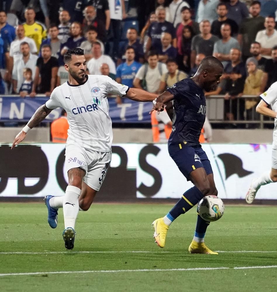 Fenerbahçeli futbolcuya dev transfer teklifi 6