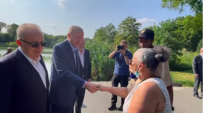 Cumhurbaşkanı Erdoğan New York'ta: Central Park'ta yürüyüş yaptı, ABD'liler ile sohbet etti 7