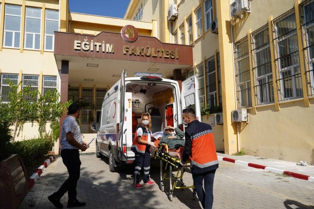 Ameliyatlı KPSS adayı sınava hasta nakil aracıyla götürüldü 1