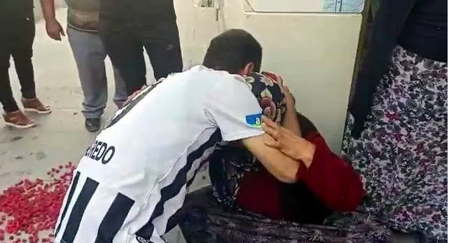 Meyvelerinin başında gözyaşı döken yaşlı kadın sosyal medyada gündem oldu! Belediyeden açıklama geldi 5