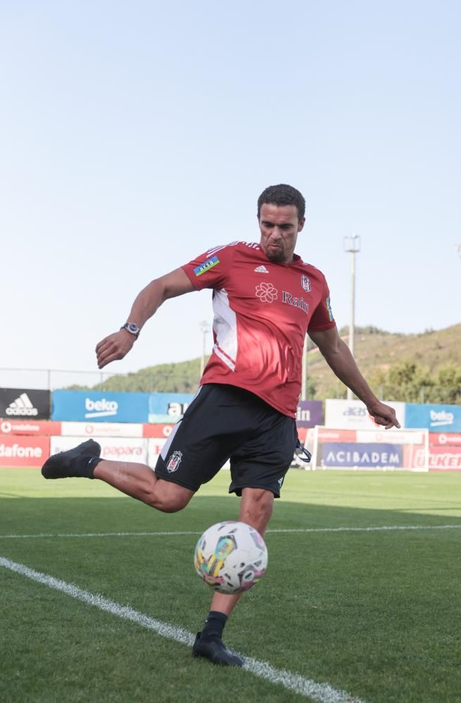 Beşiktaş'ta Fenerbahçe derbisi öncesi ayrılık sesleri! Valerien Ismael... 1